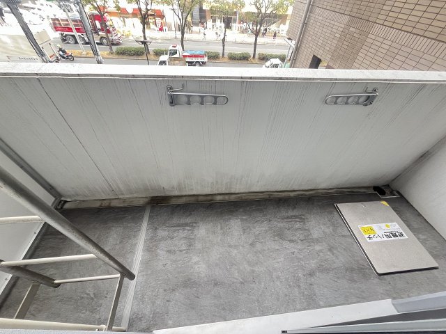 バルコニー　バルコニーからの眺めを楽しみながら食事をしませんか