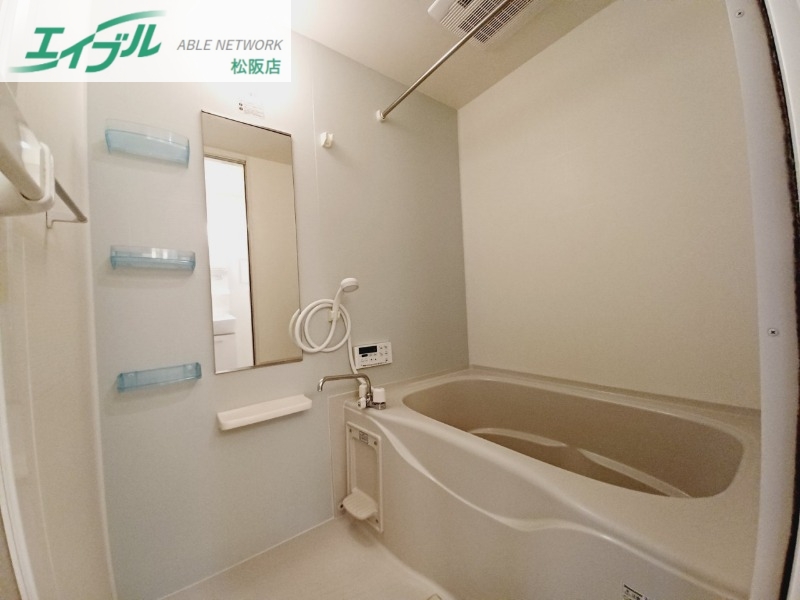 バス・シャワールーム　同型別室のお写真です。