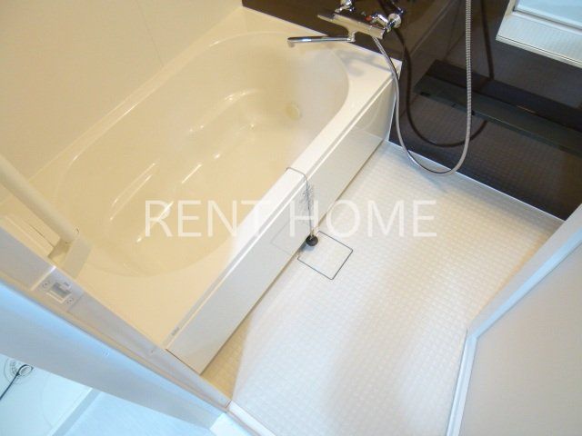 バス・シャワールーム　追い焚き機能付きの浴室です