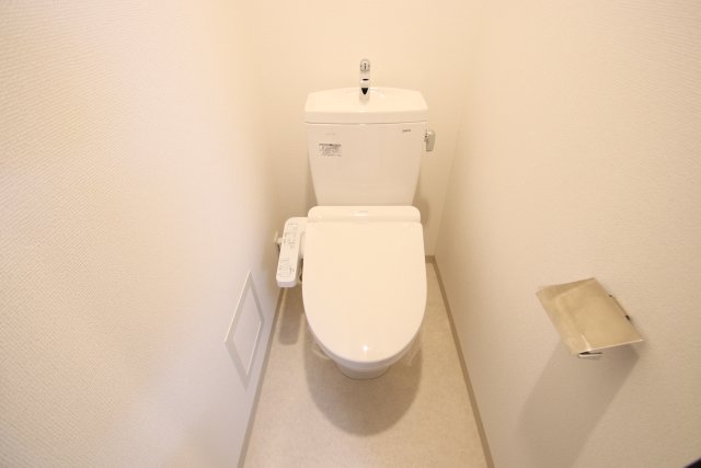 トイレ　※別号室の参考写真のため、現状優先となります。