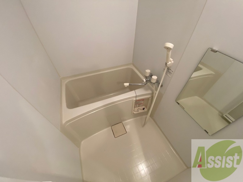 バス・シャワールーム　お風呂になります。一日の疲れを癒してくださいね。