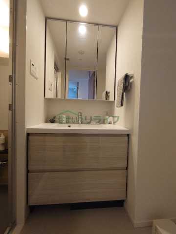 洗面設備　別階層の参考写真になります。
