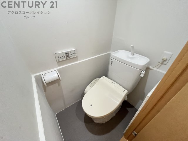 トイレ　ウォシュレット付きのトイレです♪