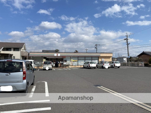 コンビニ　セブンイレブン四日市八田１丁目店（コンビニ）まで351m