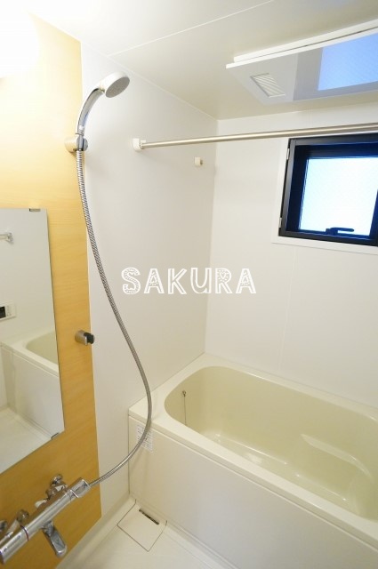 バス・シャワールーム　ご家族や長時間入浴に便利な追い炊き機能付きです♪