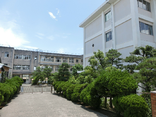 中学校　浜松市立可美中学校（中学校）まで493m