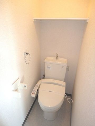 トイレ　温水洗浄便座