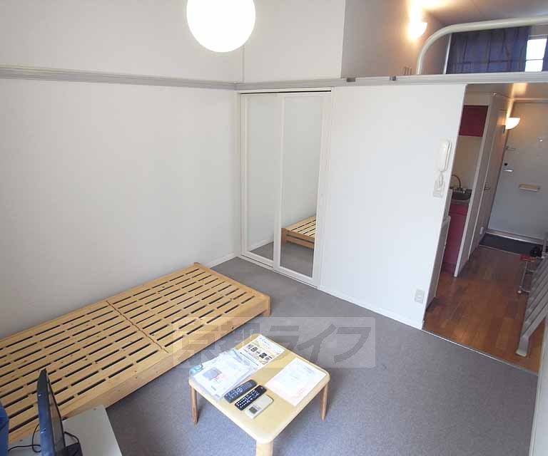 居室・リビング　家具付です