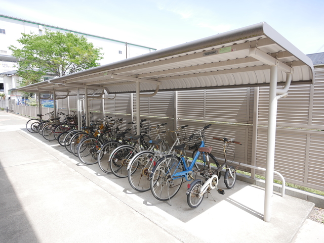 その他共有部分　★敷地内に屋根付駐輪場がございます★