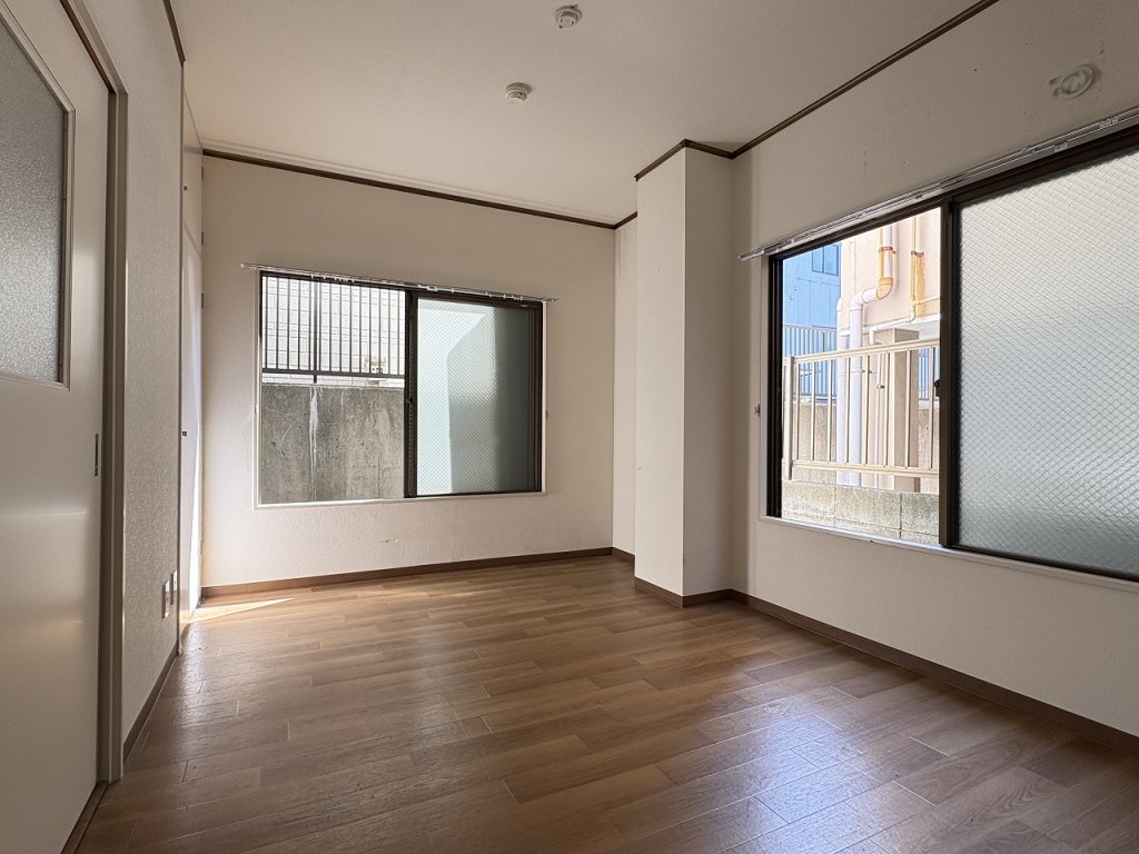 居室・リビング　角部屋・開口部あり　１階でも暗くありません。