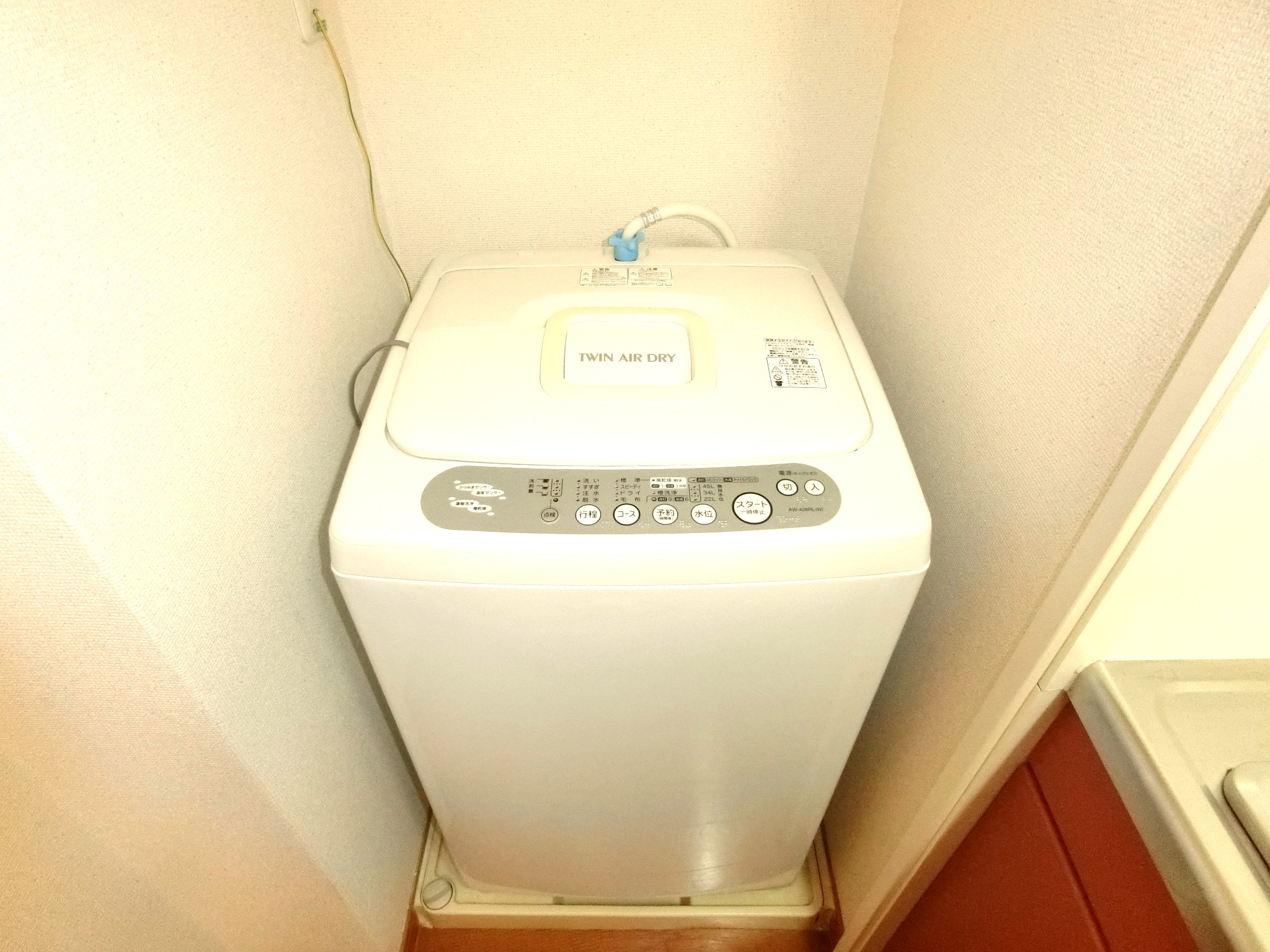 洗面設備　室内に全自動洗濯機を完備です☆