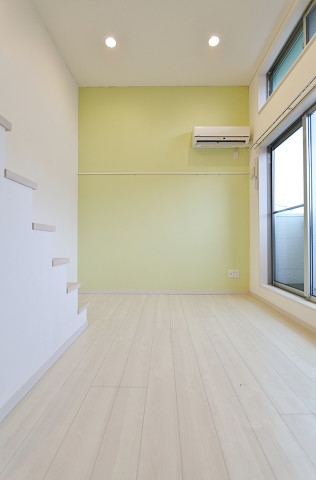 居室・リビング　広々リビングでゆっくりお過ごしください