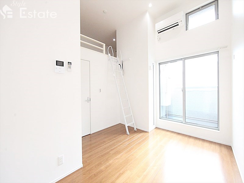 居室・リビング　洋室　ロフトつき