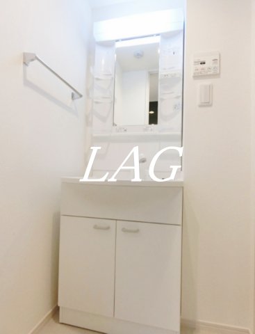 洗面設備　独立洗面台です。