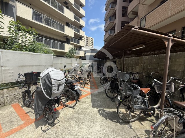 その他共有部分　リベラルパレス文の里　駐輪場