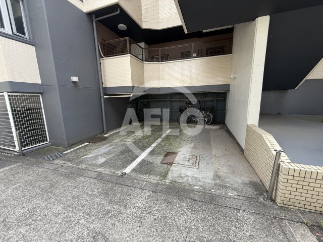 駐車場　リベラルパレス文の里　駐車場