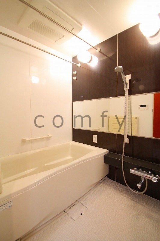 バス・シャワールーム　追炊き浴室乾燥機付きバス