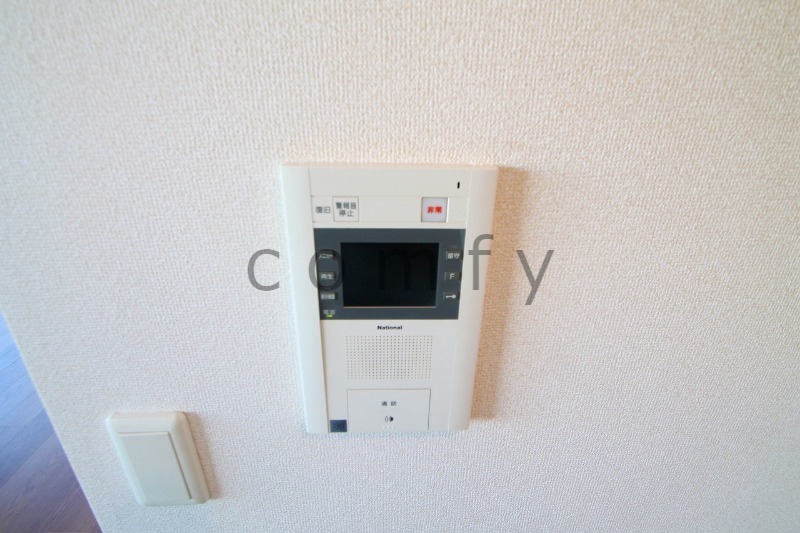 セキュリティ　モニター付きインターホン