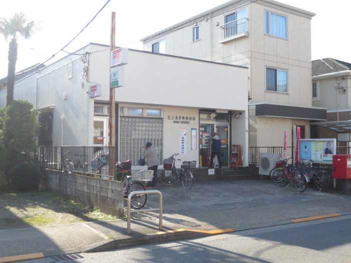 郵便局　足立西保木間郵便局（郵便局）まで672m