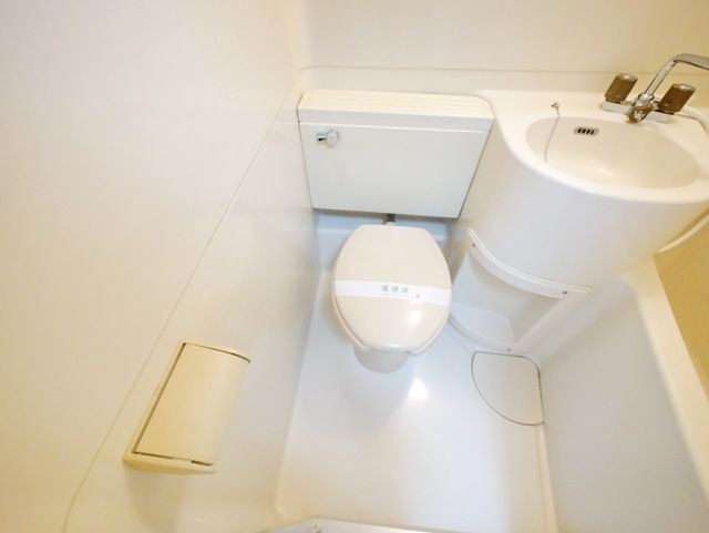 トイレ　※別部屋参考写真です