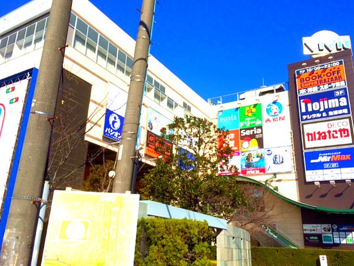 ショッピングセンター　ヴィヴィットスクエア（ショッピングセンター）まで580m