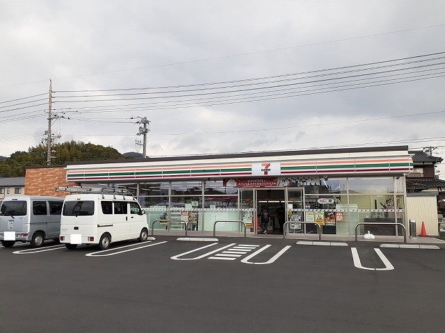 コンビニ　セブンイレブン光市中央２丁目店（コンビニ）まで1000m