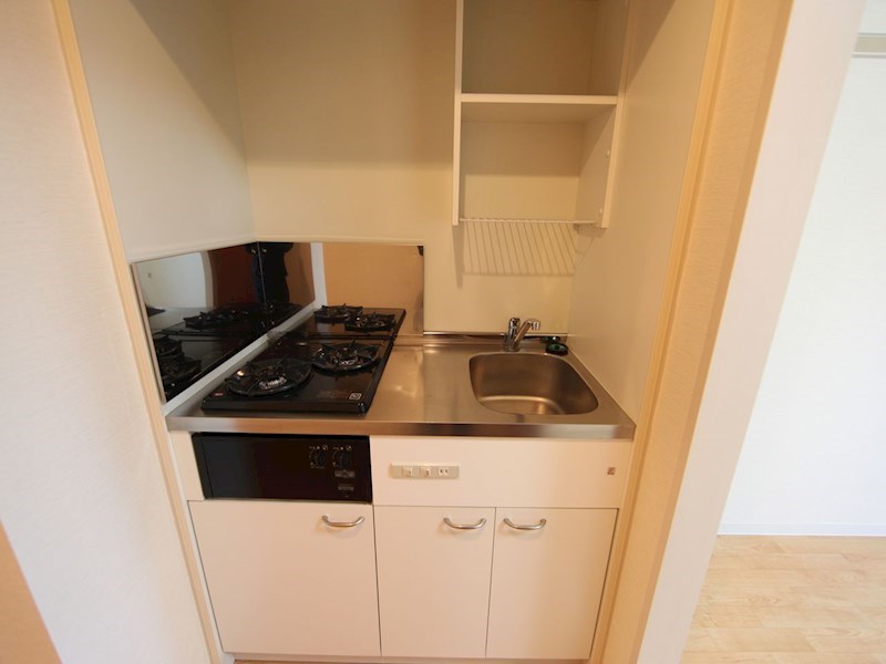 キッチン　システムキッチン（2口ガスコンロ付）家電ご用意できます