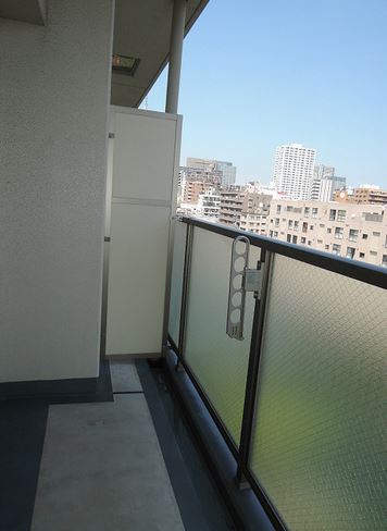 バルコニー　★洗濯物を干すスペース充分に取れます★