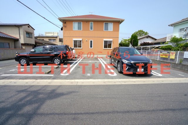 駐車場　駐車場に車を止められます