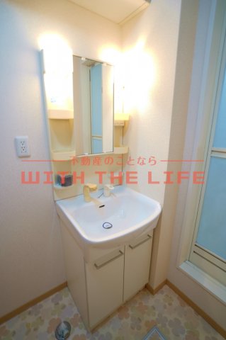 洗面設備　朝の身支度には欠かせない独立洗面化粧台