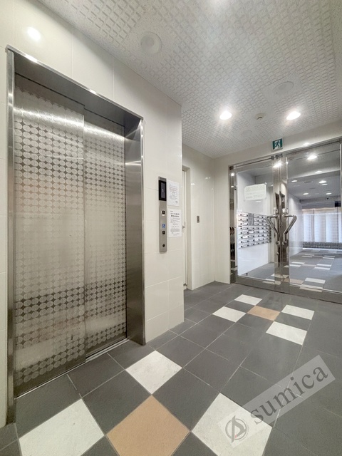 エントランス　落ち着いたエントランス。マンションを演出します。