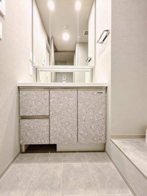 洗面設備　※写真は同タイプ住戸です。