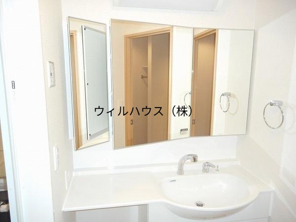 洗面設備　大型洗面台！シャンドレです！