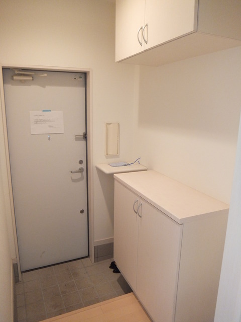 玄関　反転タイプ別室参考写真