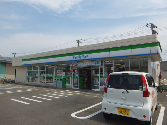 コンビニ　ファミリーマート女池上山一丁目店（コンビニ）まで469m