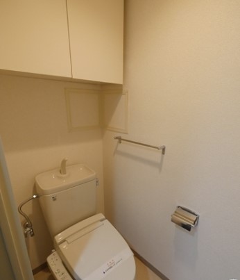 トイレ　別タイプ部屋　参考写真です