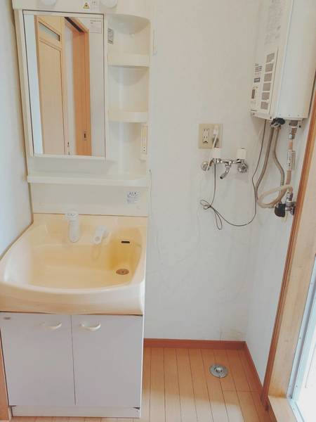 洗面設備　洗面台・洗濯機置き場