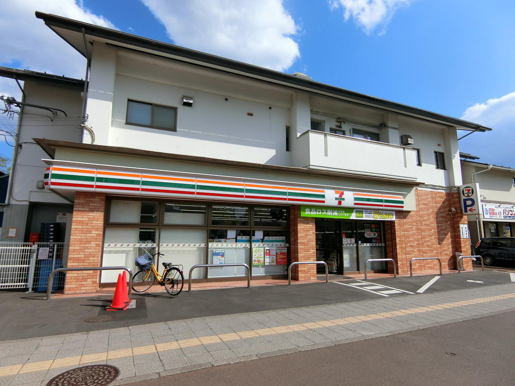 コンビニ　セブンイレブン仙台台原駅前店（コンビニ）まで710m