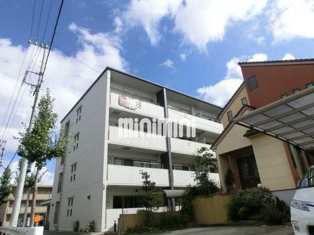 建物外観　ＲＣ造の４階建てです