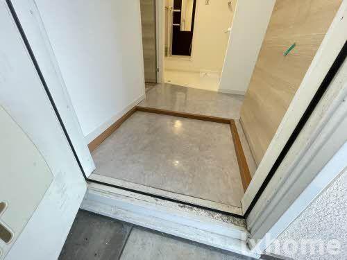 玄関　収納もある玄関です