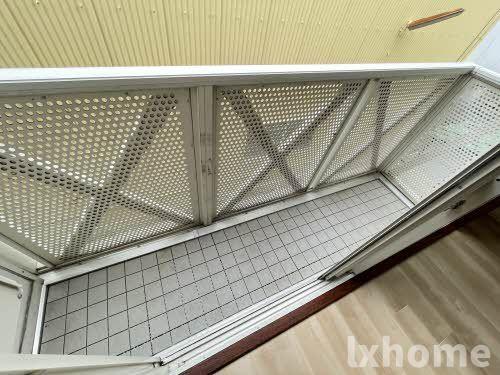 バルコニー　バルコニーからの眺めを楽しみながら食事をしませんか