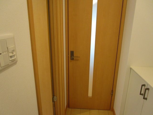 玄関　※他号室参考写真