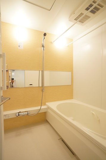 バス・シャワールーム　一日の疲れを癒すのはやっぱりお風呂♪追炊き機能・浴室乾燥機♪