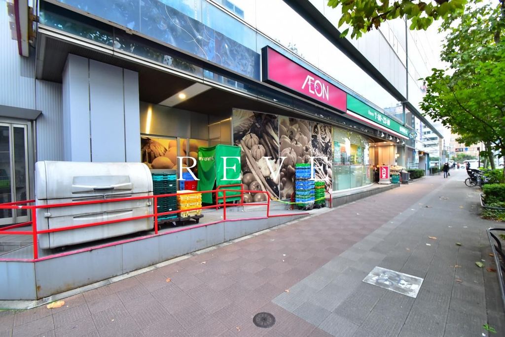 スーパー　まいばすけっと新富町駅前店（スーパー）まで640m