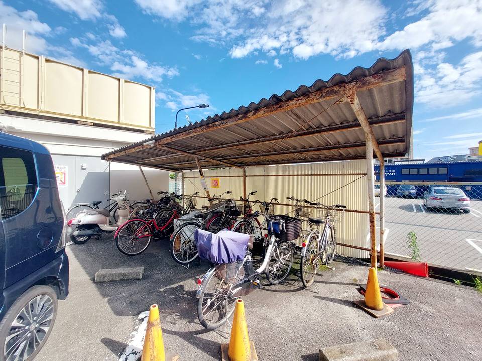 駐車場　駐輪場