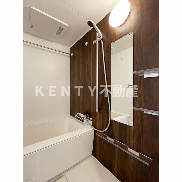 バス・シャワールーム　落ち着いた空間のお風呂です