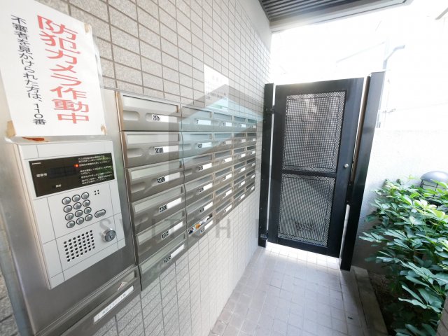 エントランス　建物の内部です