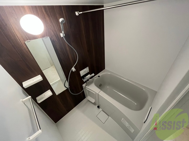 バス・シャワールーム　お風呂になります。一日の疲れを癒してくださいね。