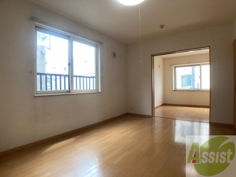 居室・リビング　広くてキレイなお部屋が広がっていて、充実した生活が送れそう。