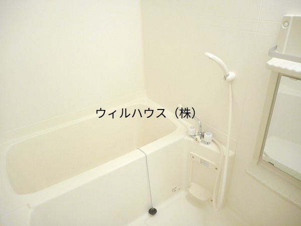 バス・シャワールーム　追い焚き機能付バス！